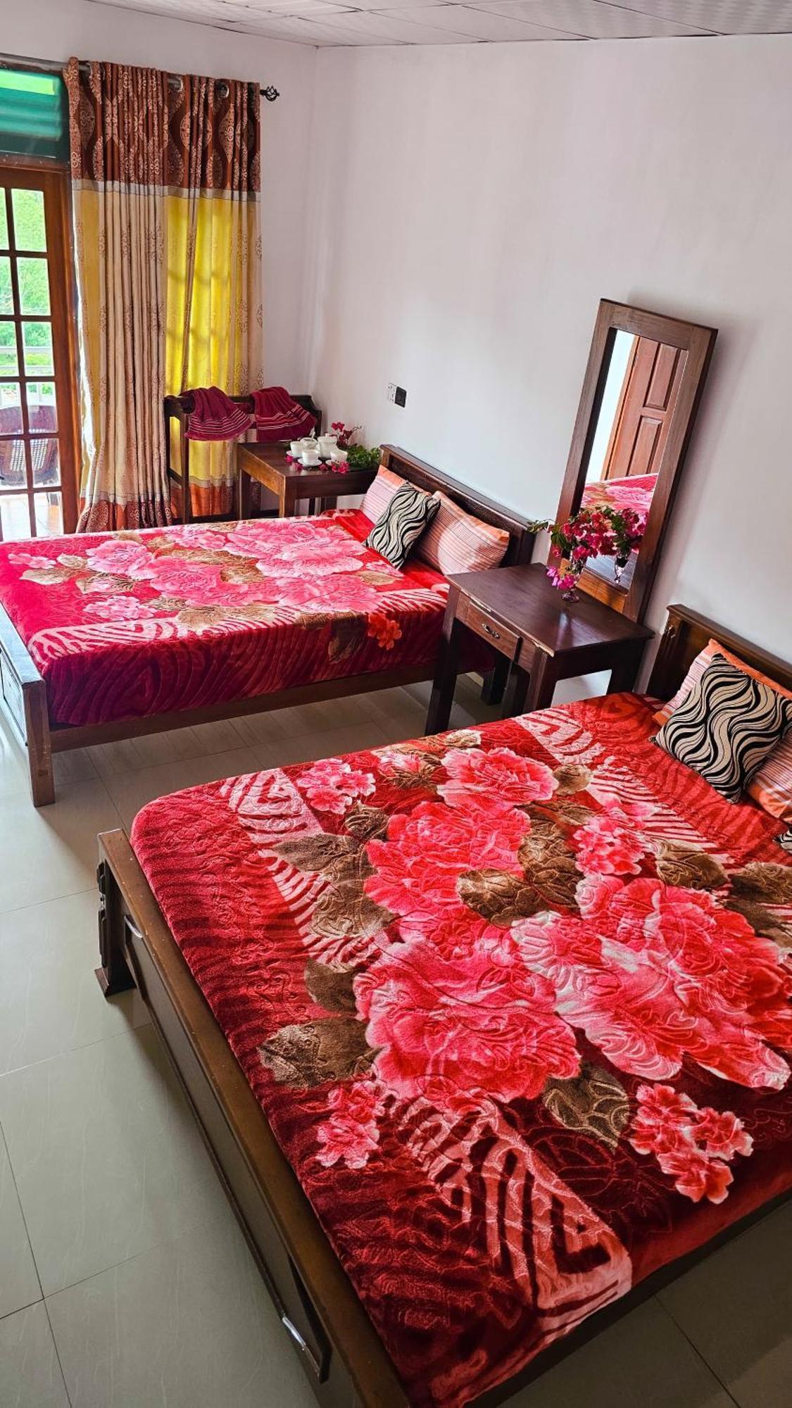Adams Peak Grand Hotel Nallathanniya ภายนอก รูปภาพ