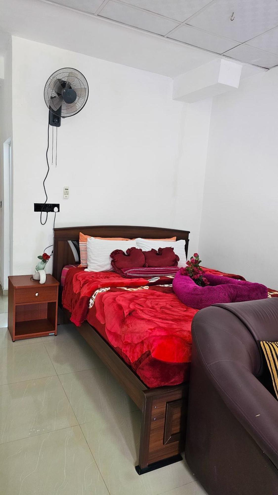 Adams Peak Grand Hotel Nallathanniya ภายนอก รูปภาพ