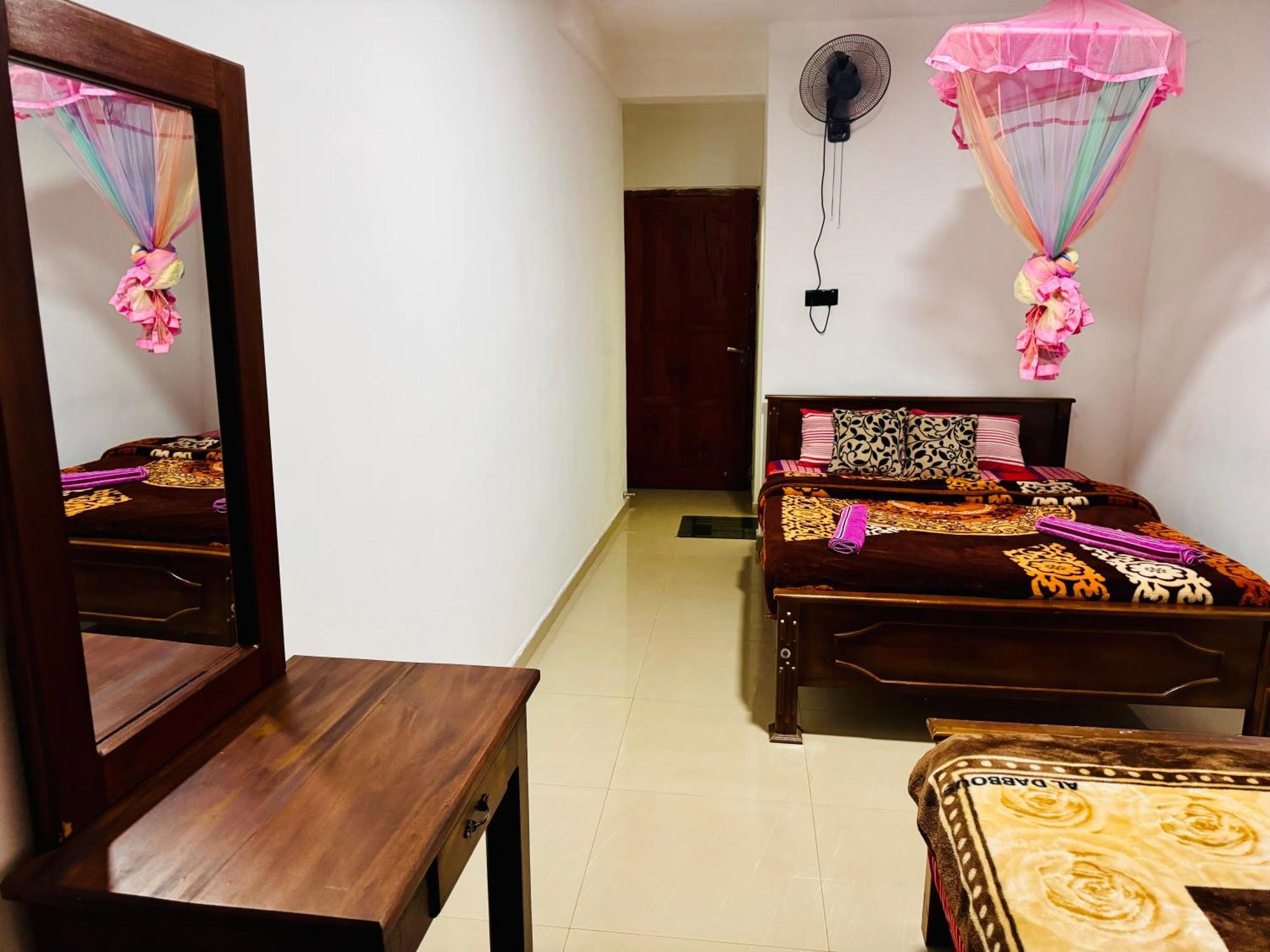 Adams Peak Grand Hotel Nallathanniya ภายนอก รูปภาพ